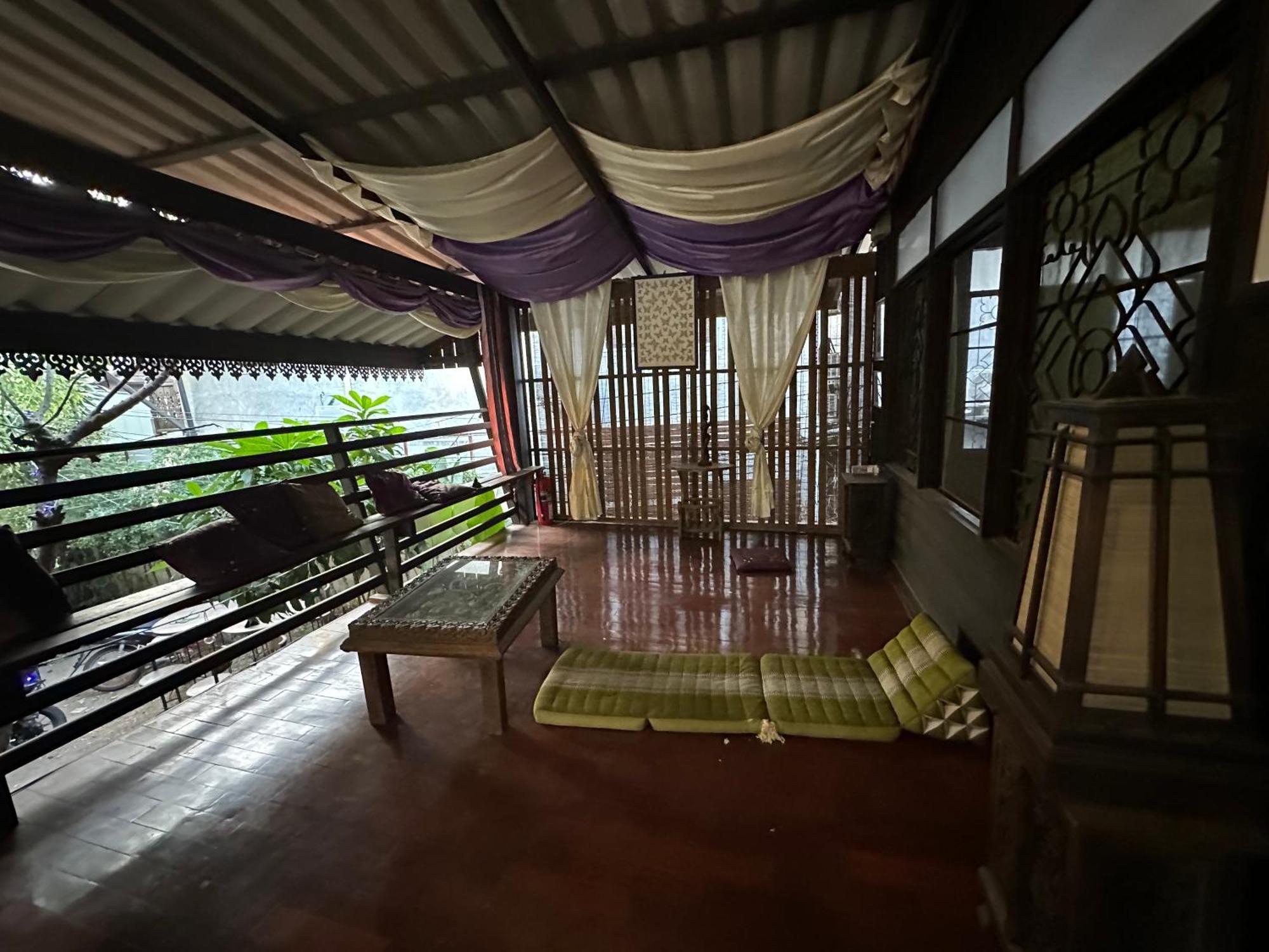 Nearthepark Boutique House Vandrarhem Chiang Mai Exteriör bild