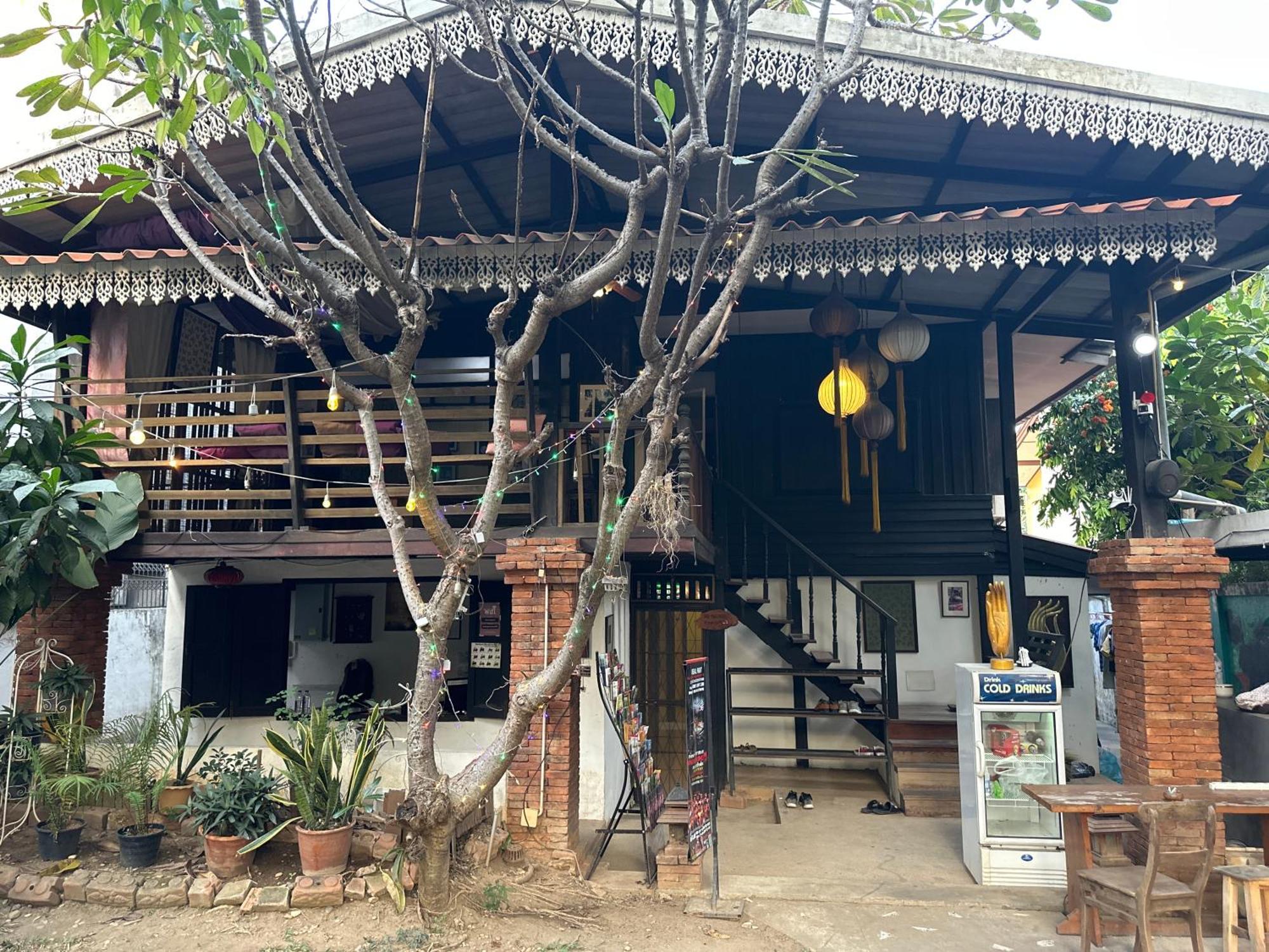 Nearthepark Boutique House Vandrarhem Chiang Mai Exteriör bild